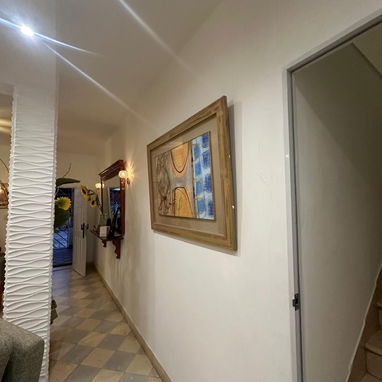 Espectacular Casa Independiente de estilo Capitalista.   Reparto Sevillano ( 10 de octubre ) - 5/10
