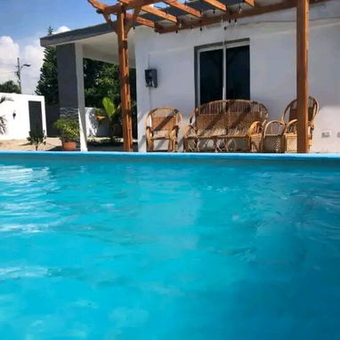 📣📣 RESIDENCIA DE 365 M2 CON PISCINA 3 HABITACIONES + UN APARTAMENTO INDEPENDIENTE. A UNOS METROS DEL MAR  180 mil usd - 6/10