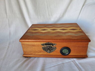 Humidor de puros de estanco artesanal de madera de sedro - Img main-image