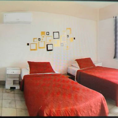 RENTA DE APARTAMENTO PRIVADO DE DOS HABITACIONES FRENTE AL MALECON HABANERO - Img 114612013