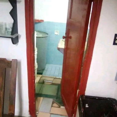 Vendo un cuarto en centro Habana en un lugar céntrico Serca del pedriatico de centro Habana ahi agua el día entero - Img 126745675