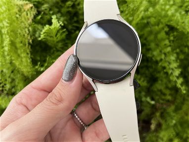 Relojes para iPhone y androideApple Watch serie 9, 8 y SE 2da •••• Samsung Galaxy Watch 6 classic , 6, 5 , 4 , 4 classic - Img 58642355