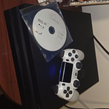 Vendo Playstation 4 Pro - 2/6