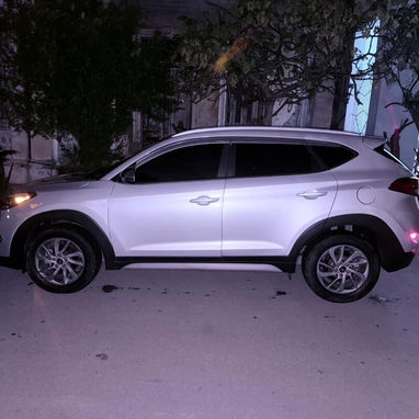 Vendo o negocio, Hyundai Tucson, 2017, con el motor 0 km reparado en Cuba - Img 113835499