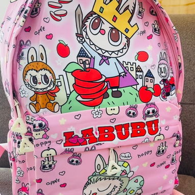 Mochilas para los peques de la casa en varios tamaños y con sus accesorios 🎒 - 7/10
