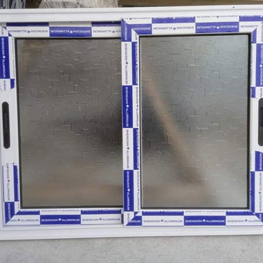 Con eficacia, seriedad y garantía realizamos todo tipo de trabajos en aluminio y cristal 😎 - Img 121210428