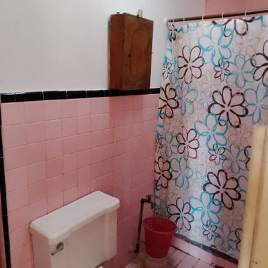 🏡Casa ofertando 🔖  📍Ubicación: Cerro, Interior   🔥Consta con...🔥  ✔️Sala  ✔️Comedor ✔️Cocina ✔️Balcón ✔️2 habitacio - 5/5