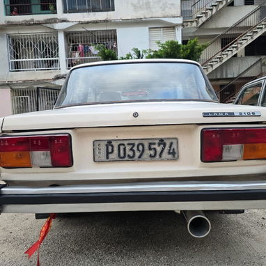 Vendo LADA 2105 , año 2001c motor 05, caja 5ta , 11/43, precio 6800 usd ,52649227 - Img 123216703