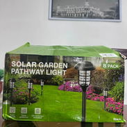 Lámparas para el jardín. Son solares y viene incluido tambien pilas doble A - Img 58059337
