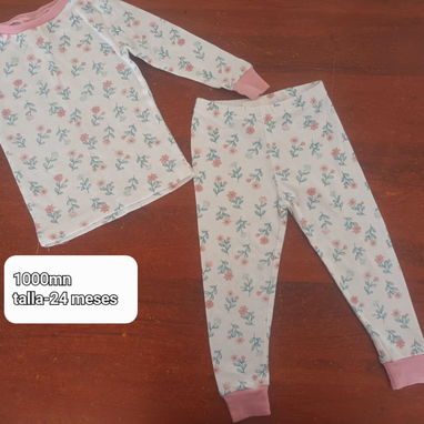 Ropita de niña y niño. Precio y talla en las fotos. Me puedo ajustar ;) - 8/10