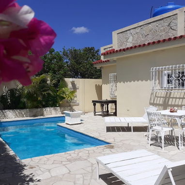 Alquiler de casa con piscina en Guanabo para parejas. Renta de casa con piscina en la playa Guanabo. Oferta de pasadía - 5/6