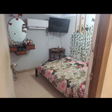 Se vende casa a una cuadra de la calzada de 10 de octubre - Img 121989415