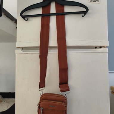 Comando o bandolera, de piel , para hombres . Ideal y práctico regqlo para Papá. - Img 123694029