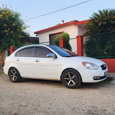 Hyundai accent 2009 - 2/2