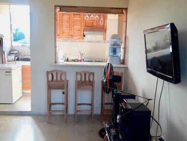 Se vende optimo Apartamento en Santo Suarez 2 habitaciones y equipos costosos - Img 63696419
