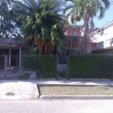 SE VENDE CASA DE 2 PLANTAS EN EL REPARTO MARTI 7 HAB, PATIO, GARAJES. 370 m2 - 3/10