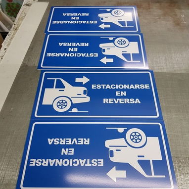 Carteles en PVC personalizados de alta calidad - 3/4