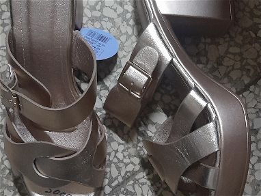 Zapatos de tacón cuadrado - Img main-image