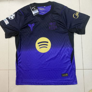 Pulover de fútbol para adultos 25 usd - 8/10