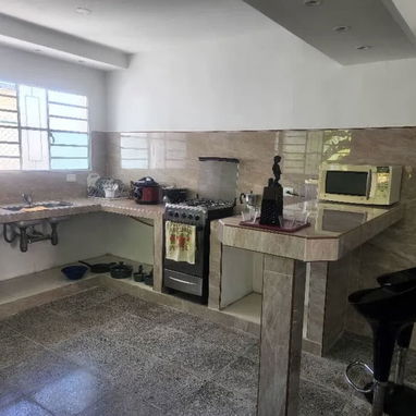 DISPONIBLE!!!!Se renta casa de descanso en la playa a una cuadra del mar - Img 111657653
