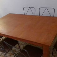 JUEGO DE COMEDOR CON 6 SILLAS. 120 USD. LA MESA ES DE MUY BUENA MADERA Y PESA MUCHO. SE PUEDE AMPLIAR A 8 PLAZAS. ALTO: - Img 58062754