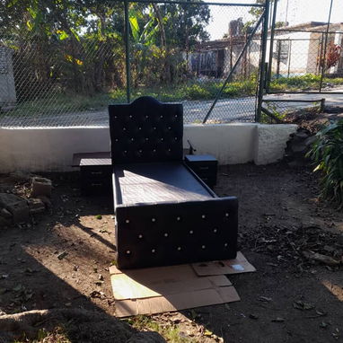 Se vende cama de lujo capitoniada - Img 118533617