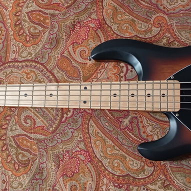 Bajo Sterling Stingray 5 cuerdas Activo ZURDO!! - Img 87962592