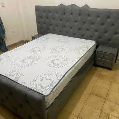 Camas capitoneadas con colchón (hay ofertas de juego de cuarto completos) - Img 119125058