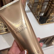 Loción Coconut Passion de Victoria's Secret 🥥🌴🤎✨ - Img 56868530