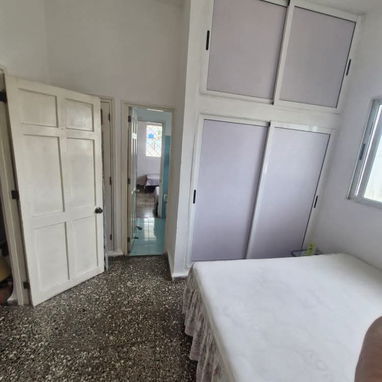 apartamento en planta alta, ubicado en un íntimo edificio de solo 4 unidades en la tradicional Avenida 19. - 6/6