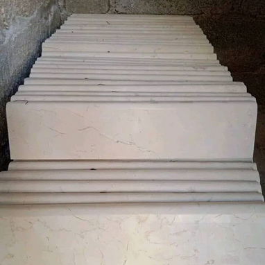 Plancha, losas y rodapié de mármol crema de buen material no dudes en contartarnos - Img 121344015