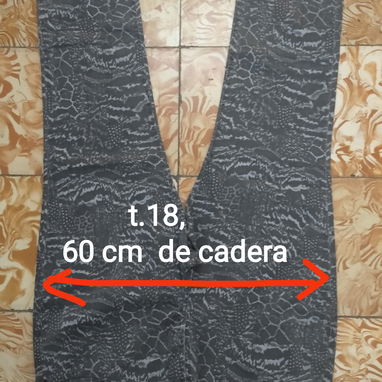 Vendo bermudas elastizados de mezclilla - Img 109759195