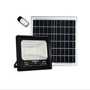 Lampara solar de 200w viene con su panel solar y su mando a distancia - Img 54641598