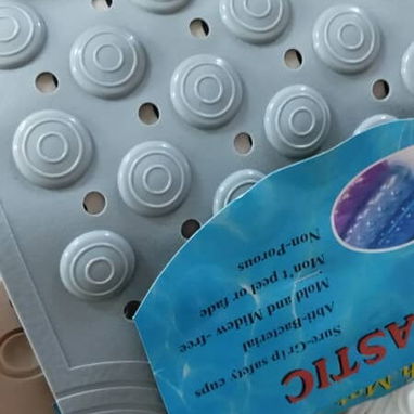 Alfombra antirresbalante para ducha 11 usd. Varios colores - 2/4