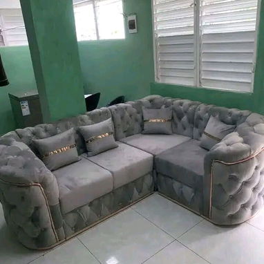 Interesados llamar al 58879086 inf.. o contactar por Whatsapp o messenger. - Escáparates y gabetero.  - Juego de sala. - 8/10