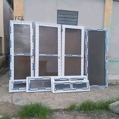 MARQUETERÍA DE ALUMINIO CON CRISTAL. - 6/10