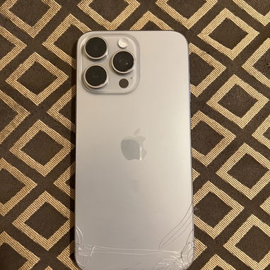 Se vende iPhone 15 PRO MAX - 2/4