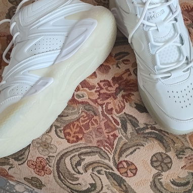 Vendo tennis y celular nuevos - Img 127476158