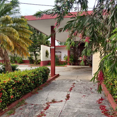 🚗 Casa en Siboney con Todas las Comodidades de 5 Habitaciones  Con Paneles Solares REF 1468 - Img 122525148