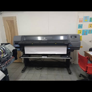 Plotter de impresión profesional, rápido y rentable? Te ofrecemos un Plotter HP Latex 115, ideal para imprimir - Img 125200934