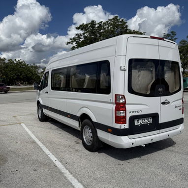 SE VENDE GUAGUA 18 plazas - 4/9