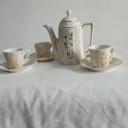 Juego de café blanco y dorado, de porcelana, antiguo, fino y elegante - Img 53025274