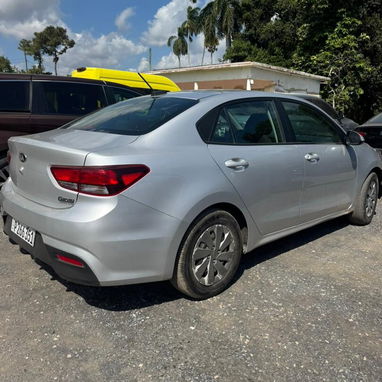 Vendo o negocio Kia rio del 2019 - Img 93164315