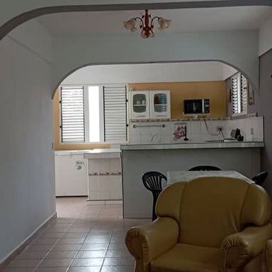 ¡APARTAMENTO DE LUJO EN CUBA! 🌴 3 Habitaciones, 3 Baños Privados, AC, Cocina Equipada. IDEAL GRUPOS/FAMILIAS. - Img 121650528