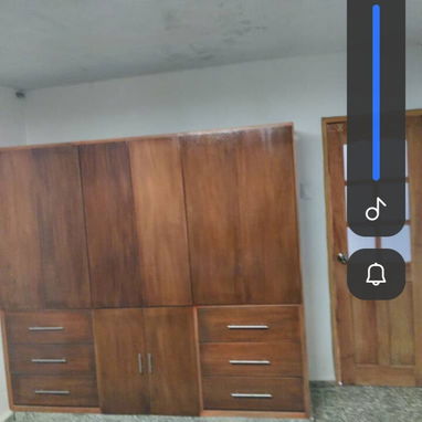 Se realizan trabajos en carpintería - Img 124299366