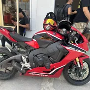 Honda cbr 1000RR🏍️💨 - Img 56952826