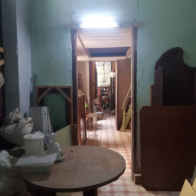 Vendo Casa Colonial (1940) de 2 Dormitorios con posibilidad de hacer 2 más. Frente a Calle y cubierta ligera. El Cerro. - 6/10