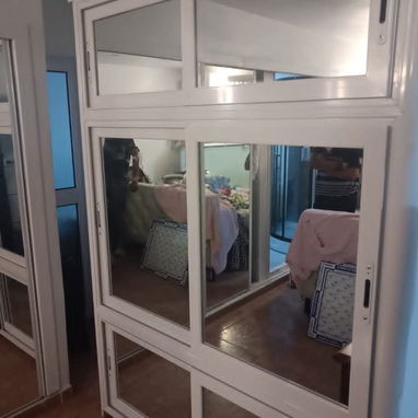**¡TRANSFORMA TU HOGAR CON NUESTRO SERVICIO DE MARQUETERÍA DE ALUMINIO Y CRISTALES!** 🛠️ **Ofrecemos:** - Todo tipo de - Img 118994419