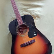 Guitarra Epiphone nueva ( prácticamente)con cuerdas de acero que incluye dos repuestos y el estuche acolchado de regalo - Img 57193155