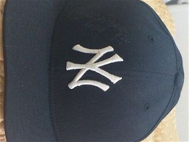 Una gorra de los Yankees de New York, New Era, modelo antiguo, original - Img main-image-45698082